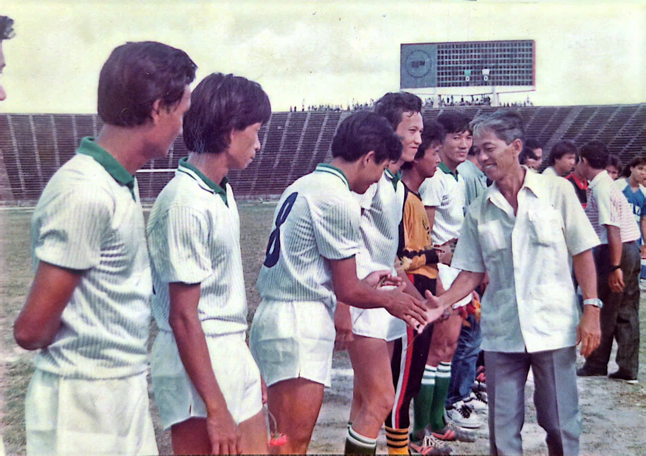 Không còn nữa người khơi nguồn đổi mới cho bóng đá TP.HCM - Ảnh 3. Không còn nữa người khơi nguồn đổi mới cho bóng đá TP.HCM - Ảnh 3.