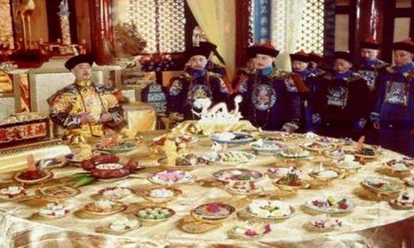 Càn Long từng mời 3.000 người già đến ăn tối, nhưng tại sao tất cả đều tử vong sau khi về nhà? Họ đã ăn gì?  - Ảnh 3.