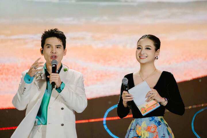 Á hậu Hải Vân là gương mặt quen thuộc với khán giả truyền hình. Cô từng dẫn dắt trong nhiều chương trình trên VTV, HTV.