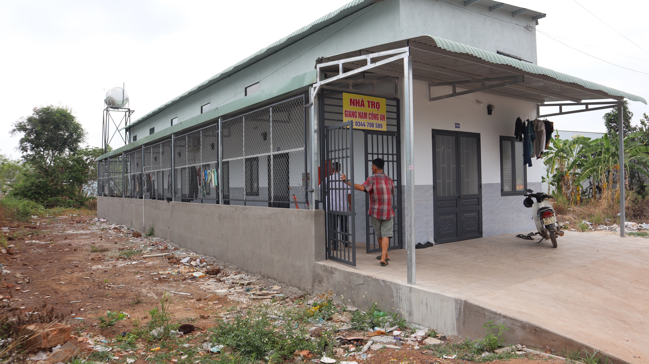 Vì sao nhiều người dân Đồng Xoài 'khát' nước sạch giữa đô thị?- Ảnh 2. Vì sao nhiều người dân Đồng Xoài 'khát' nước sạch giữa đô thị?- Ảnh 2.