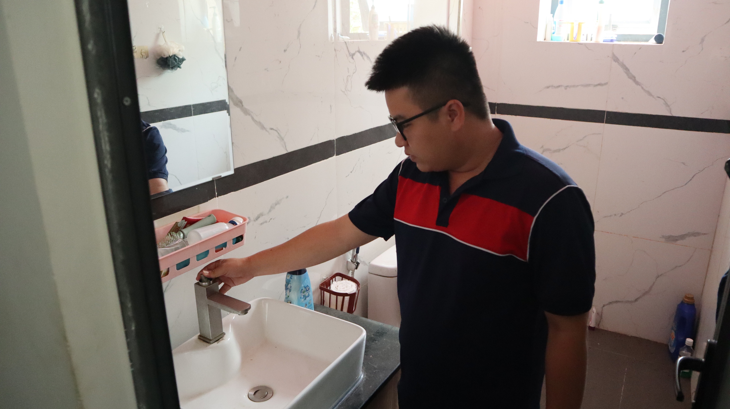 Vì sao nhiều người dân Đồng Xoài 'khát' nước sạch giữa đô thị?- Ảnh 4. Vì sao nhiều người dân Đồng Xoài 'khát' nước sạch giữa đô thị?- Ảnh 4.