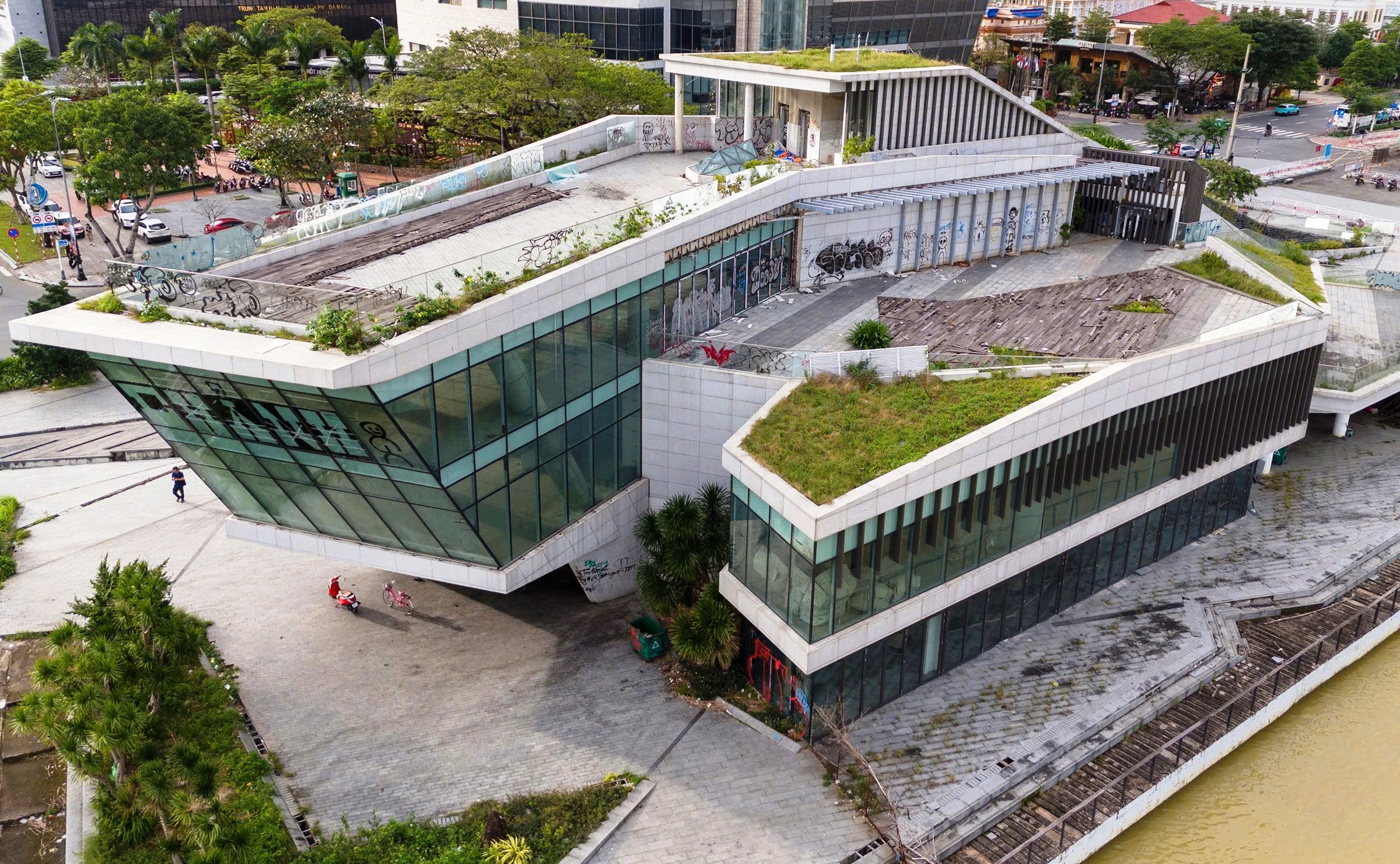 Bến du thuyền trăm tỉ của Vũ nhôm 'ngủ quên' bên sông Hàn- Ảnh 6.