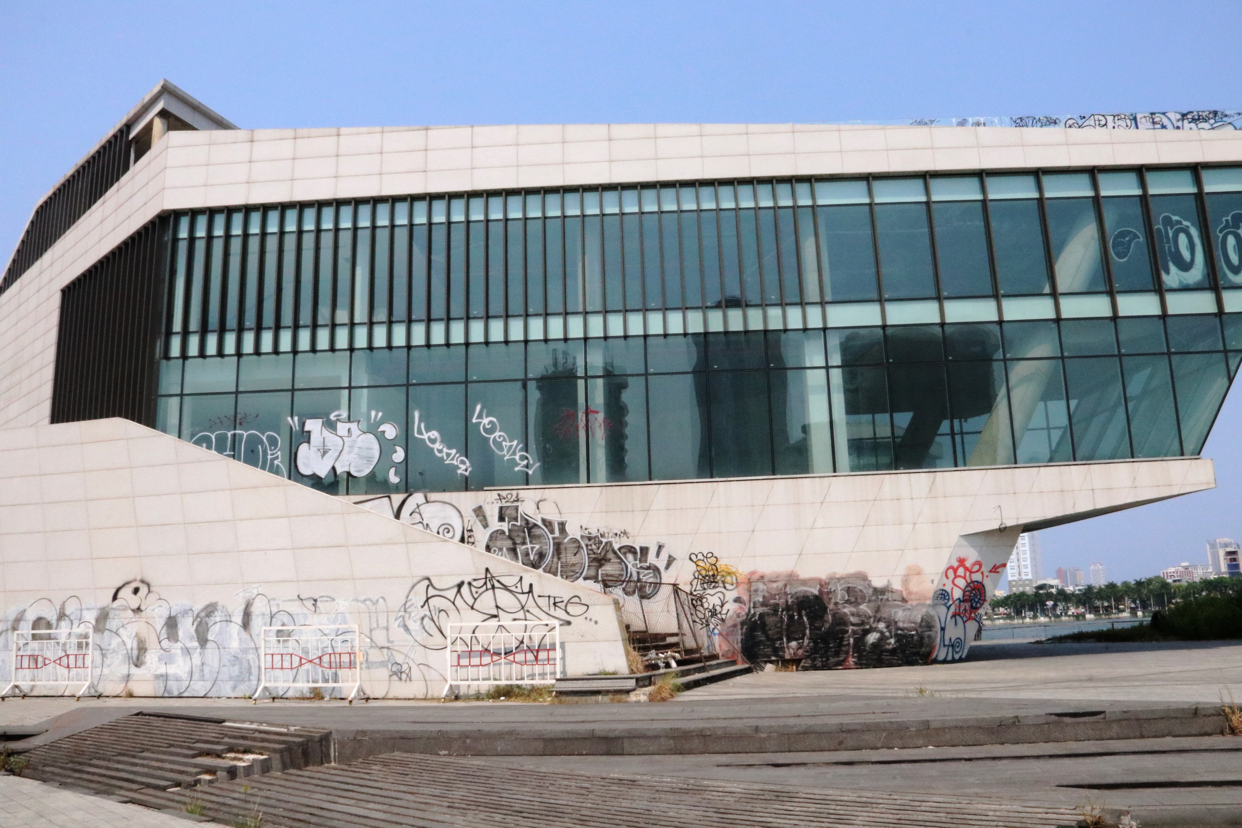 Bến du thuyền trăm tỉ của Vũ nhôm 'ngủ quên' bên sông Hàn- Ảnh 14.