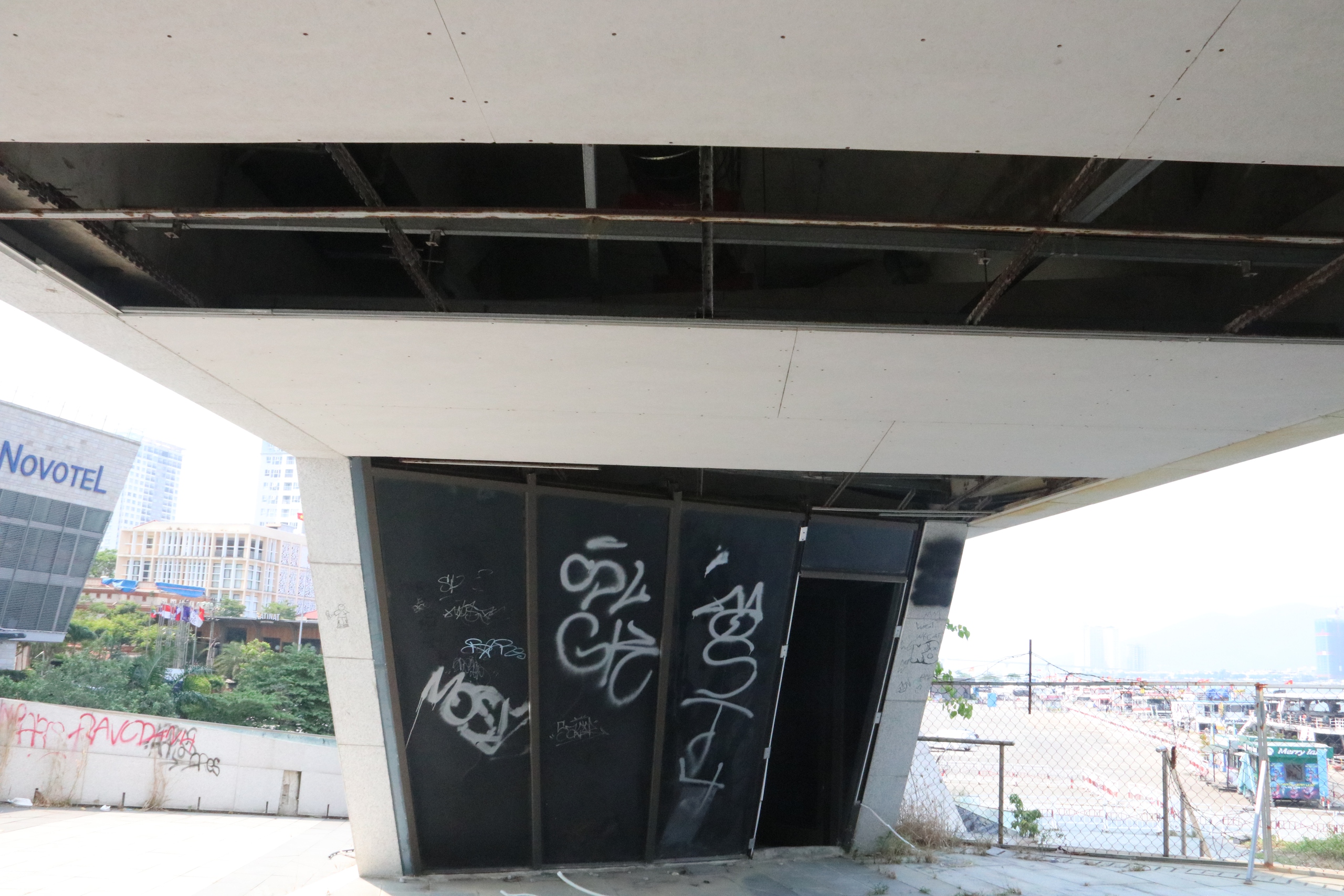 Bến du thuyền trăm tỉ của Vũ nhôm 'ngủ quên' bên sông Hàn- Ảnh 23.