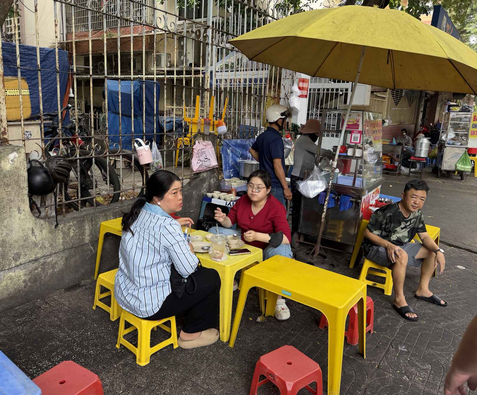 Nhiều hàng hóa lại âm thầm tăng giá- Ảnh 3. Nhiều hàng hóa lại âm thầm tăng giá- Ảnh 3.