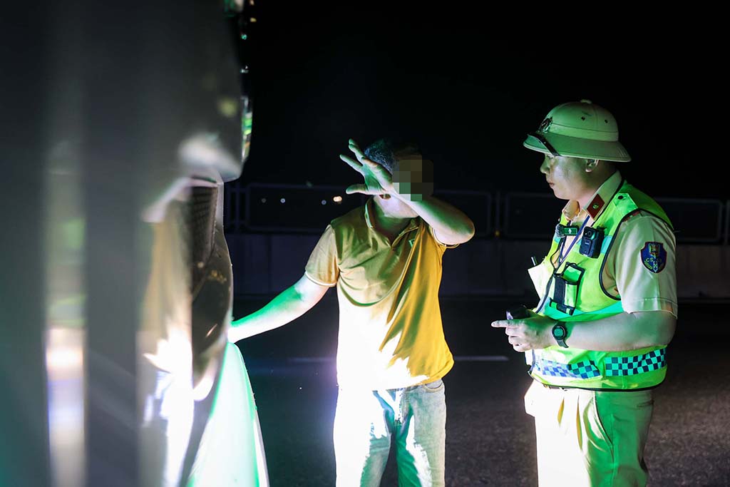 Mối nguy dừng xe trên cao tốc- Ảnh 2.