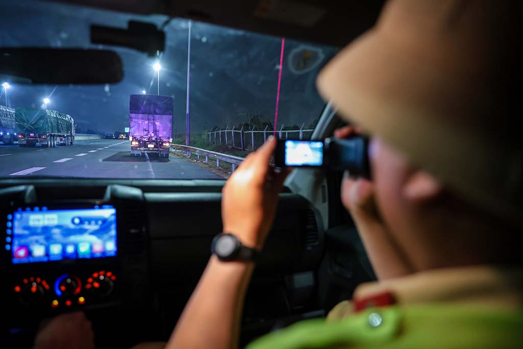 Mối nguy dừng xe trên cao tốc- Ảnh 3.