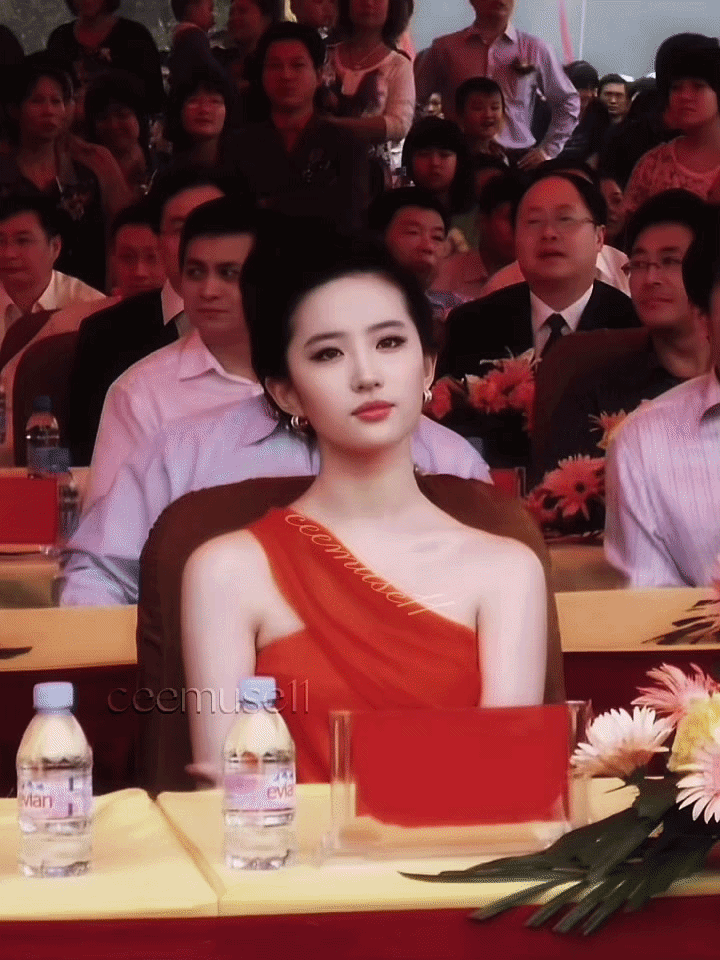 Clip năm 2009 đã dự báo trước về độ hot của Lưu Diệc Phi, mỹ nhân 22 tuổi vươn mình một bước thành 