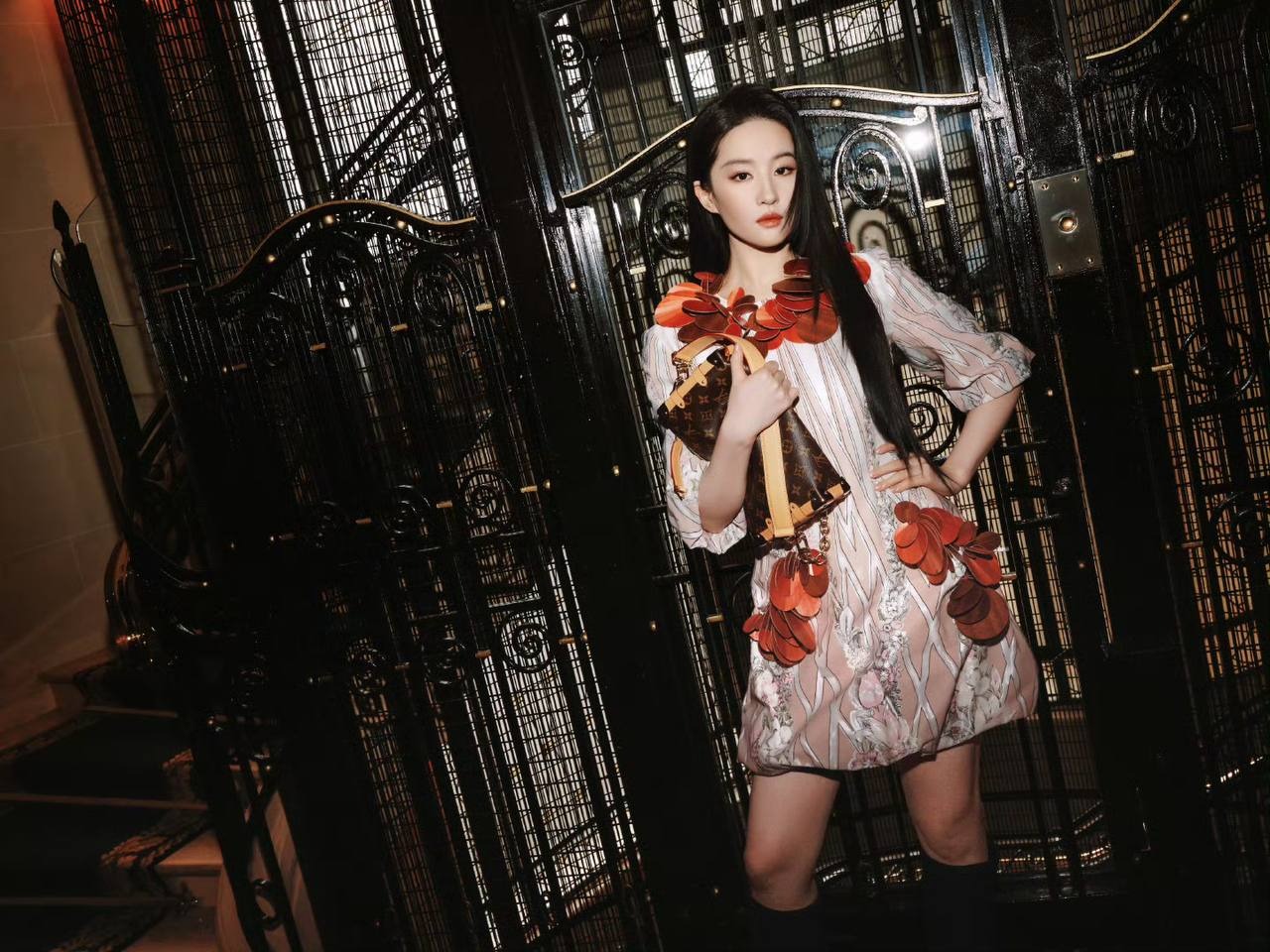 Clip năm 2009 đã dự báo trước về độ hot của Lưu Diệc Phi, mỹ nhân 22 tuổi vươn mình một bước thành 