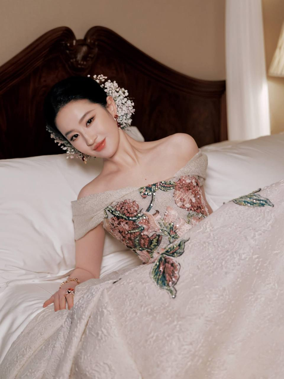 Clip năm 2009 đã dự báo trước về độ hot của Lưu Diệc Phi, mỹ nhân 22 tuổi vươn mình một bước thành 