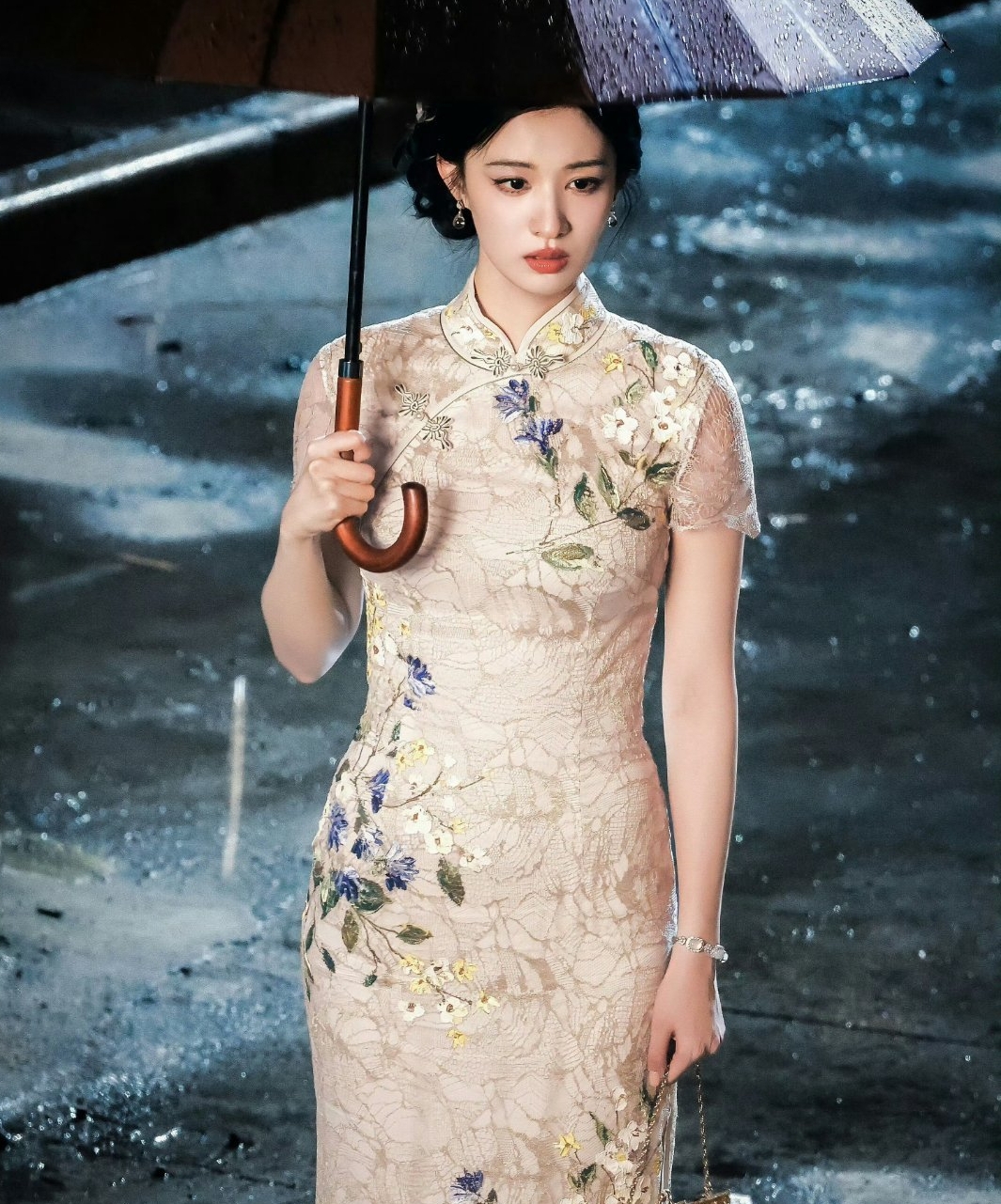 Bức ảnh đẹp phát sốc khiến Vương Sở Nhiên bị mắng 