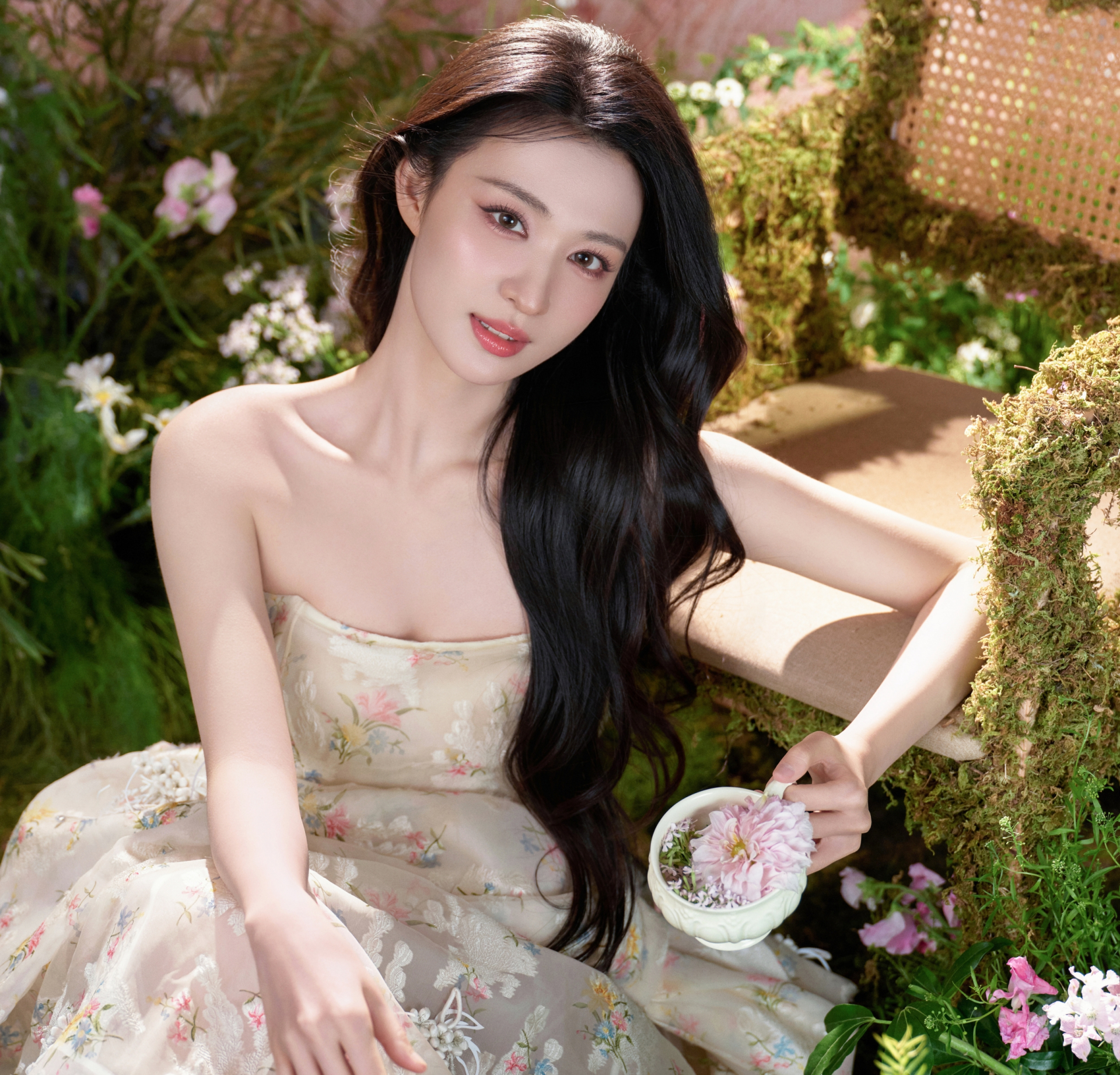 Bức ảnh đẹp phát sốc khiến Vương Sở Nhiên bị mắng 