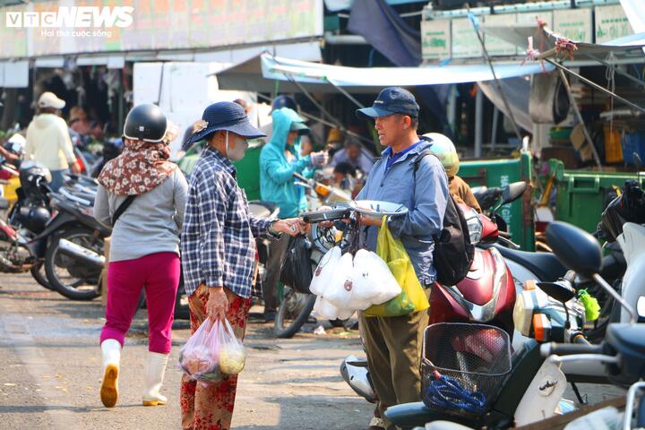 1775785453 557 Nang nhu ‘chao lua nguoi lao dong mien Trung vat