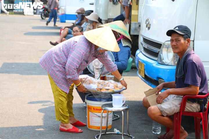 1775785461 999 Nang nhu ‘chao lua nguoi lao dong mien Trung vat