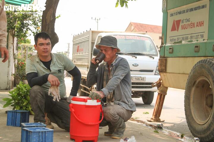 1775785471 117 Nang nhu ‘chao lua nguoi lao dong mien Trung vat