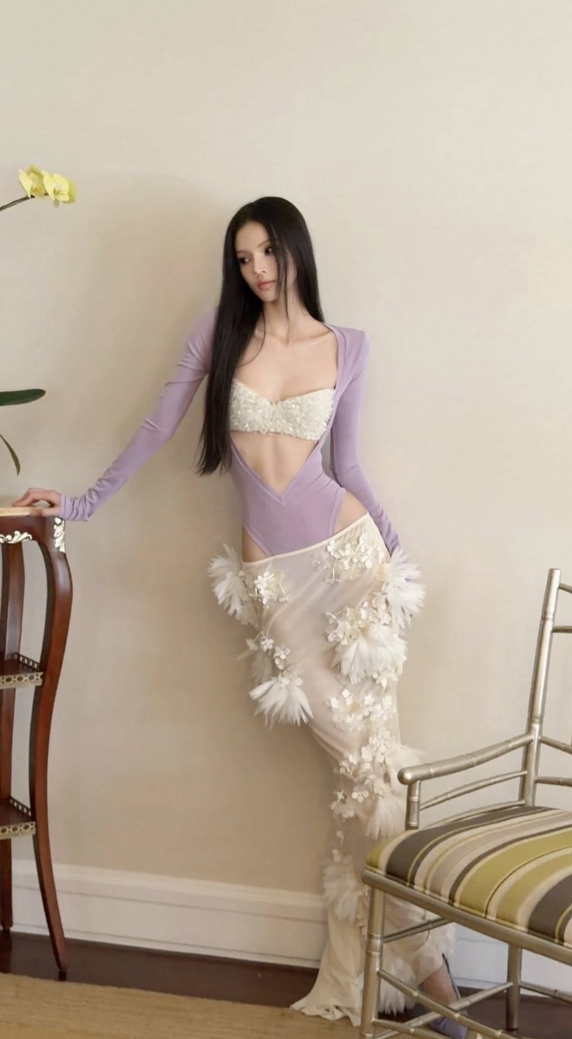 Nghìn tim cho bức ảnh cô gái Việt có gương mặt búp bê, vóc dáng như ma-nơ-canh bị bỏ quên trên phố Thượng Hải- Ảnh 3.