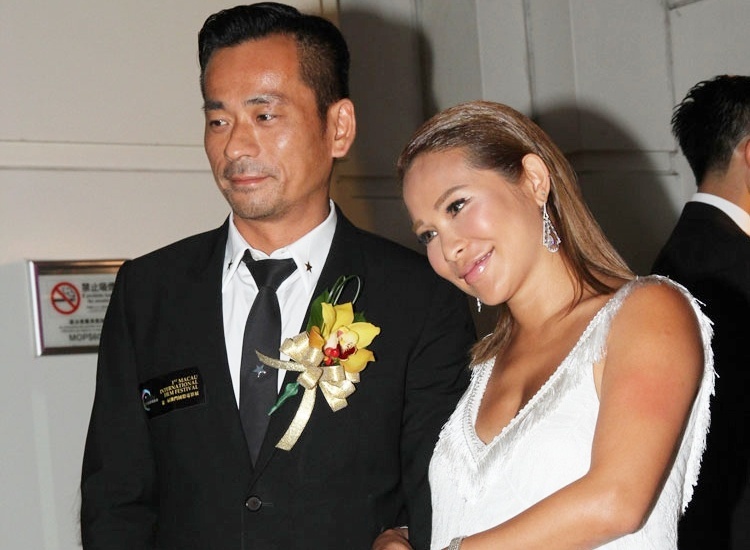 1775790036 439 Kho cho 1 nam dien vien hang A mat den