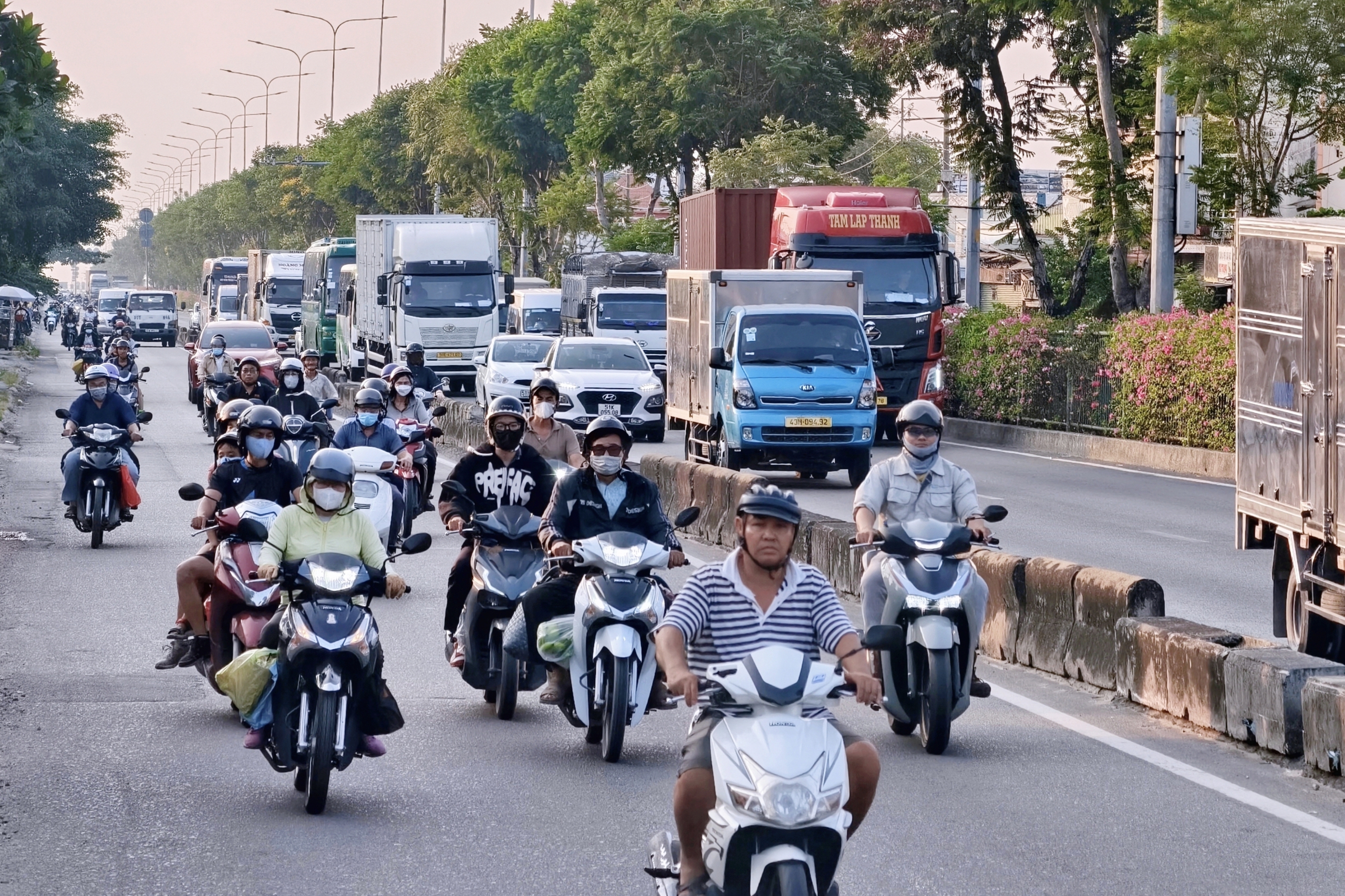 Giá đất ở được bồi thường cao nhất hơn 66,6 triệu đồng/m²  ở dự án nâng cấp quốc lộ 22 TP.HCM - Ảnh 3.