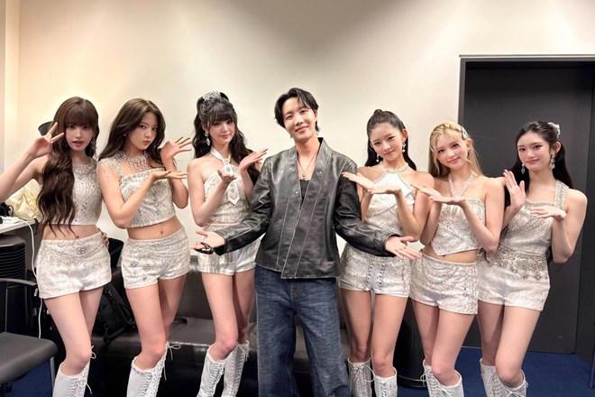 Rổ bằng chứng V (BTS) hẹn hò Jang Won Young kém 9 tuổi, showbiz xuất hiện cặp đôi đẹp nhất mọi thời đại?- Ảnh 4.