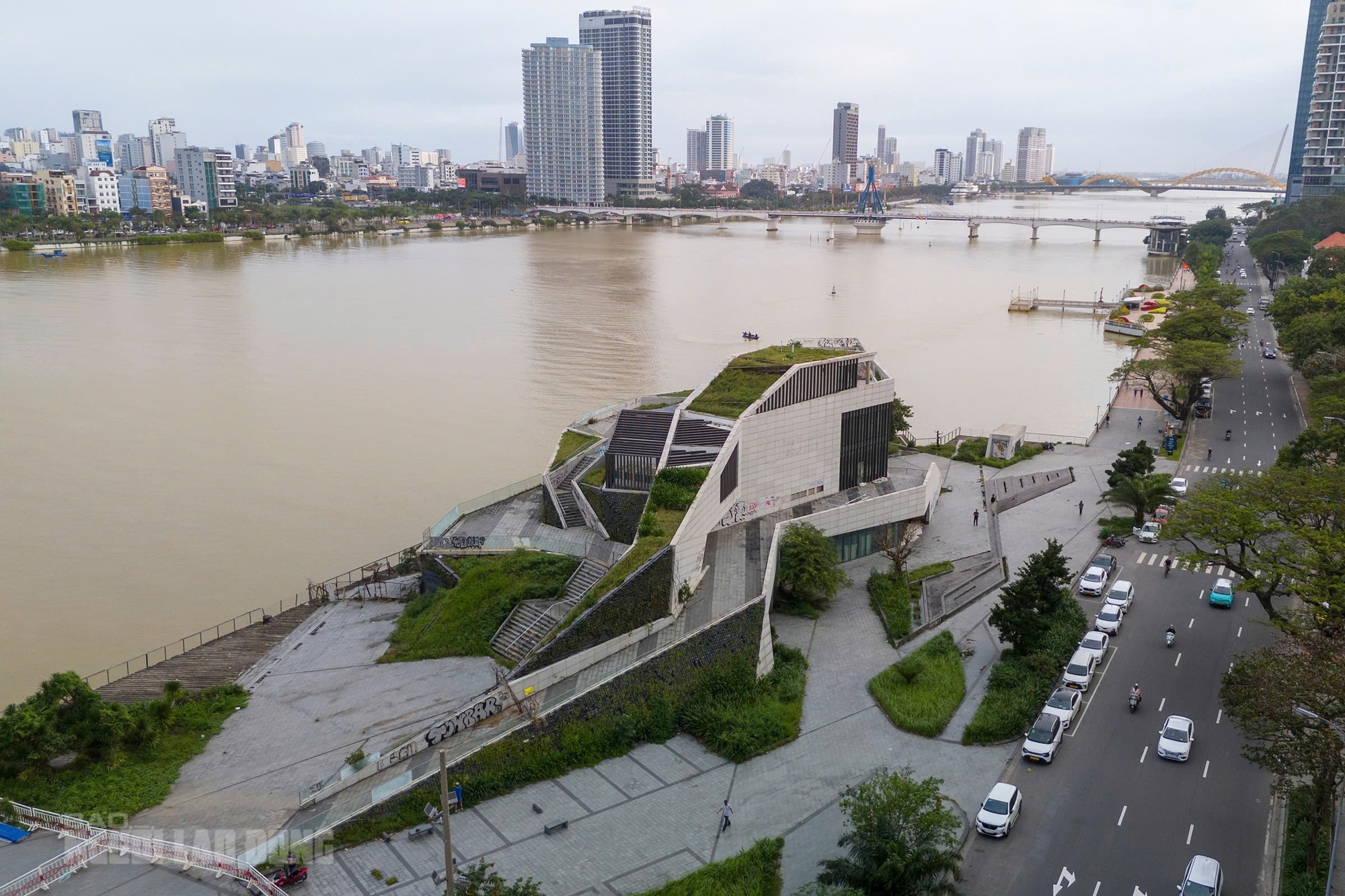 Cận cảnh bến du thuyền trăm tỉ bên sông Hàn Đà Nẵng 11 Cận cảnh bến du thuyền trăm tỉ bên sông Hàn - Ảnh 11.