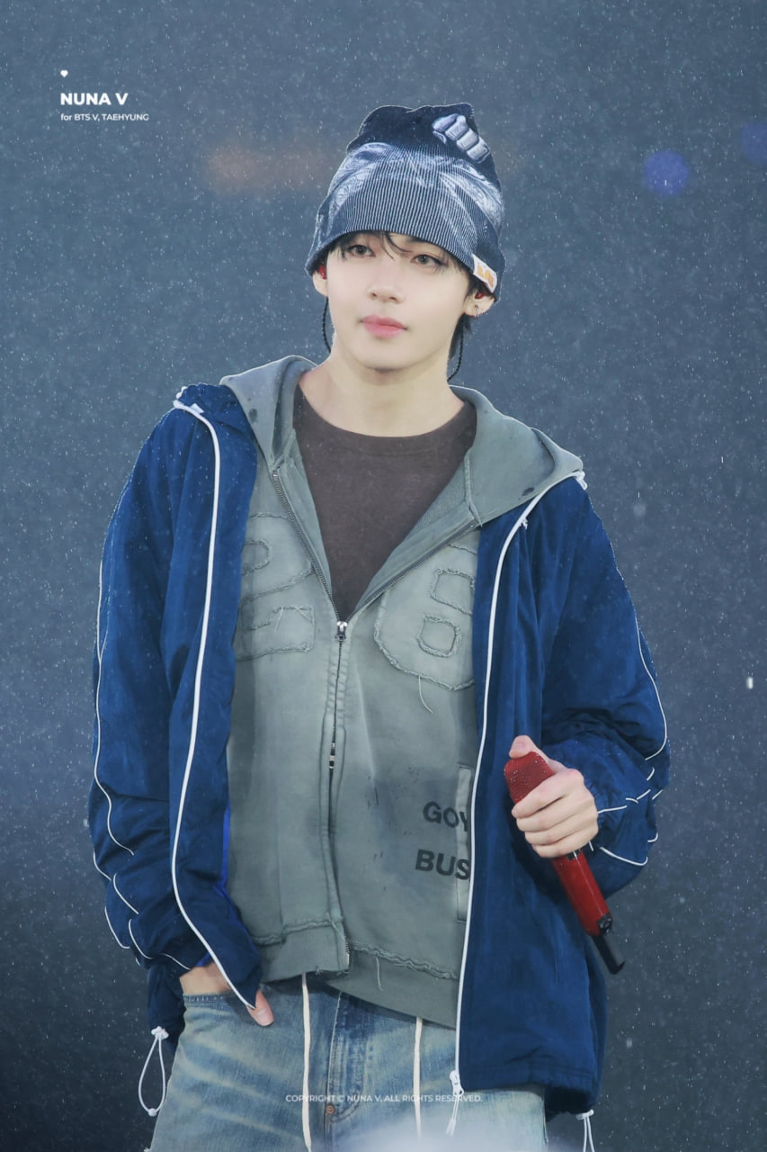 1775796067 982 V BTS dep sang bung bat chap troi mua