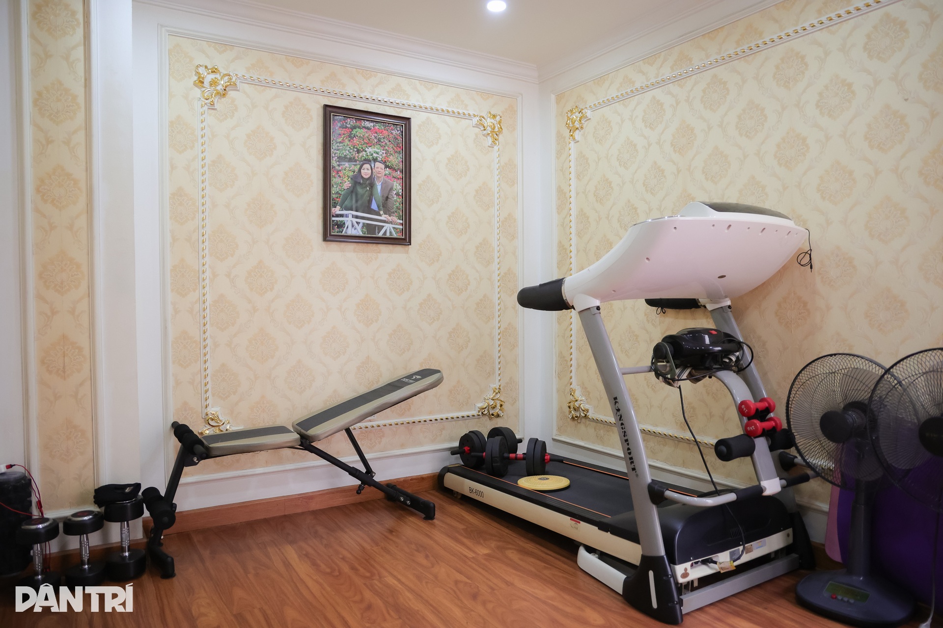 Bên trong biệt thự rộng 150m2, cao 5 tầng của Hậu sida - NSƯT Linh Huệ - 12 Bên trong biệt thự rộng 150m2, cao 5 tầng của Hậu sida - NSƯT Linh Huệ - 12