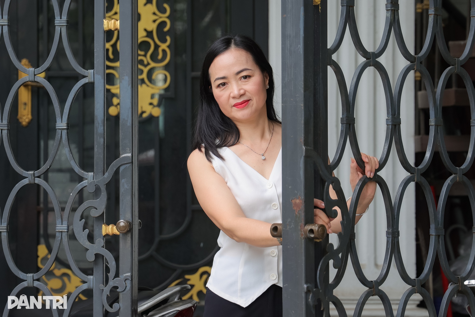 Bên trong biệt thự rộng 150m2, cao 5 tầng của Hậu sida - NSƯT Linh Huệ - 14 Bên trong biệt thự rộng 150m2, cao 5 tầng của Hậu sida - NSƯT Linh Huệ - 14