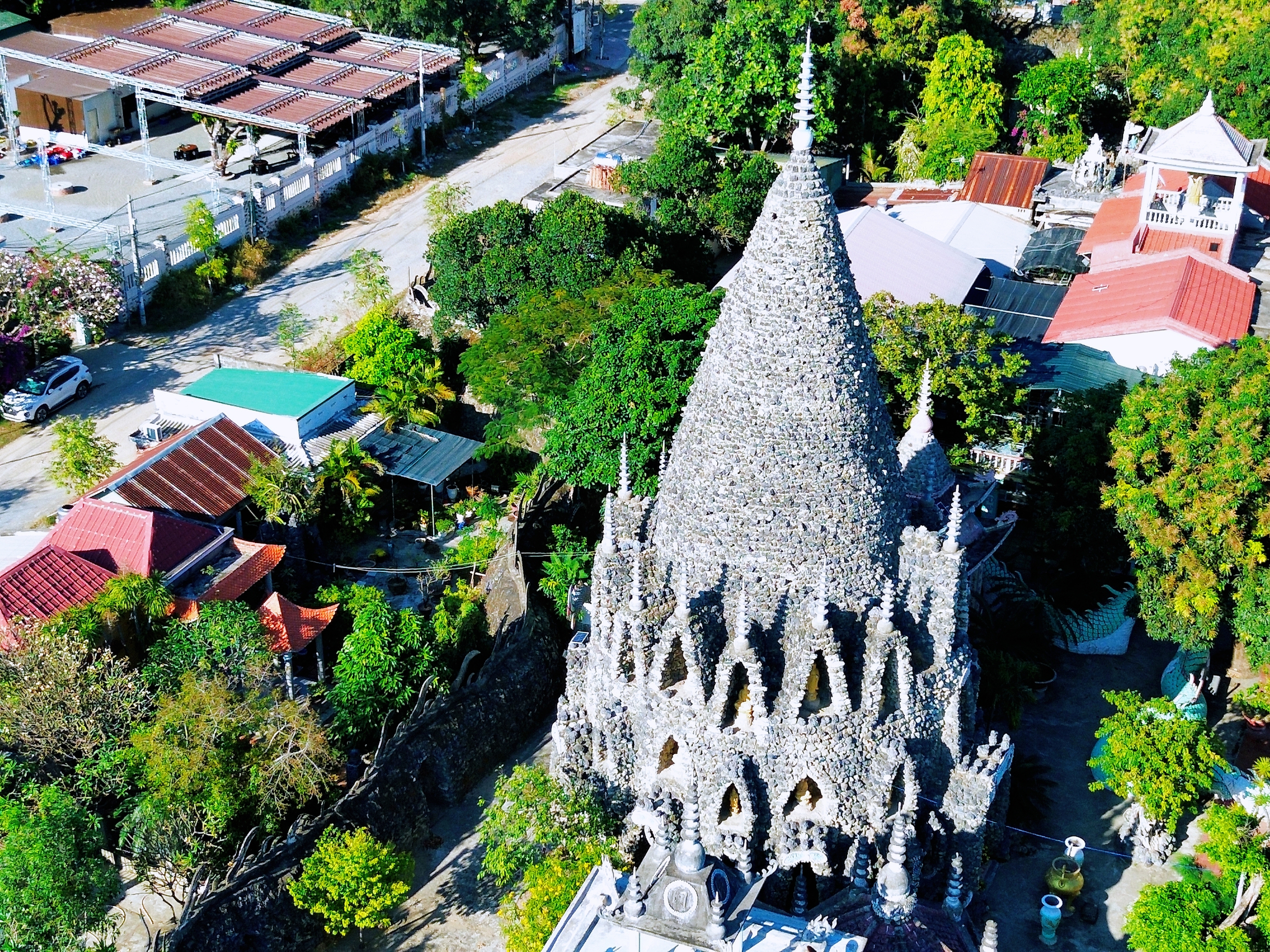 Khám phá chùa Từ Vân, kiệt tác từ san hô và vỏ ốc- Ảnh 3.