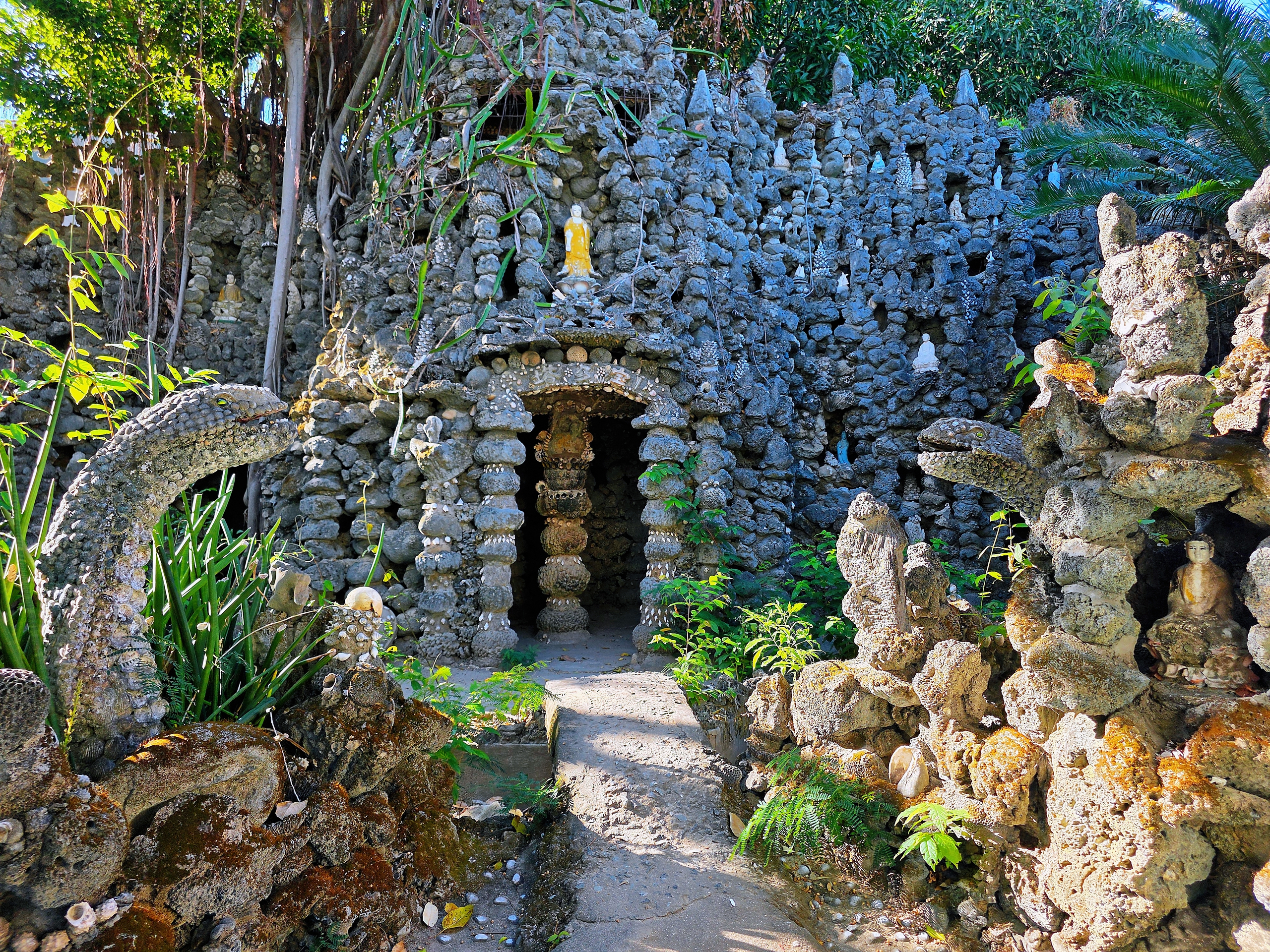 Khám phá chùa Từ Vân, kiệt tác từ san hô và vỏ ốc- Ảnh 12.