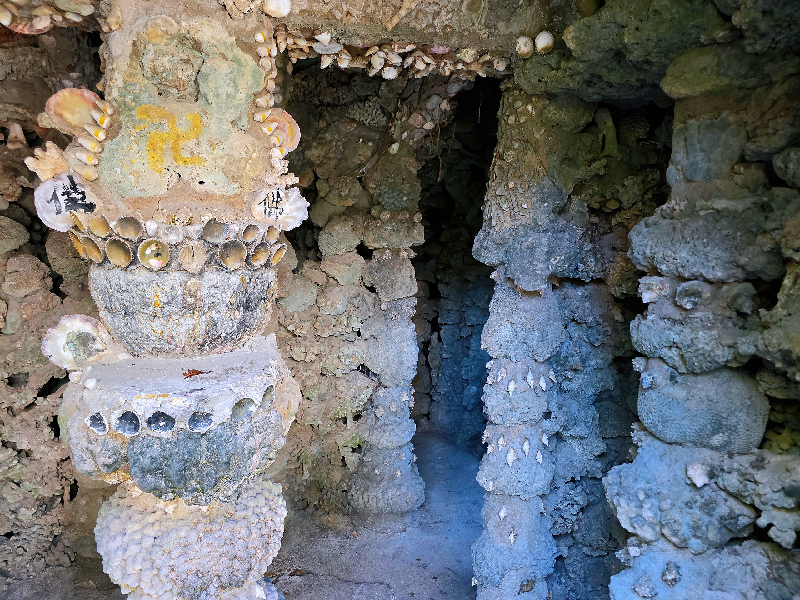 Khám phá chùa Từ Vân, kiệt tác từ san hô và vỏ ốc- Ảnh 15.