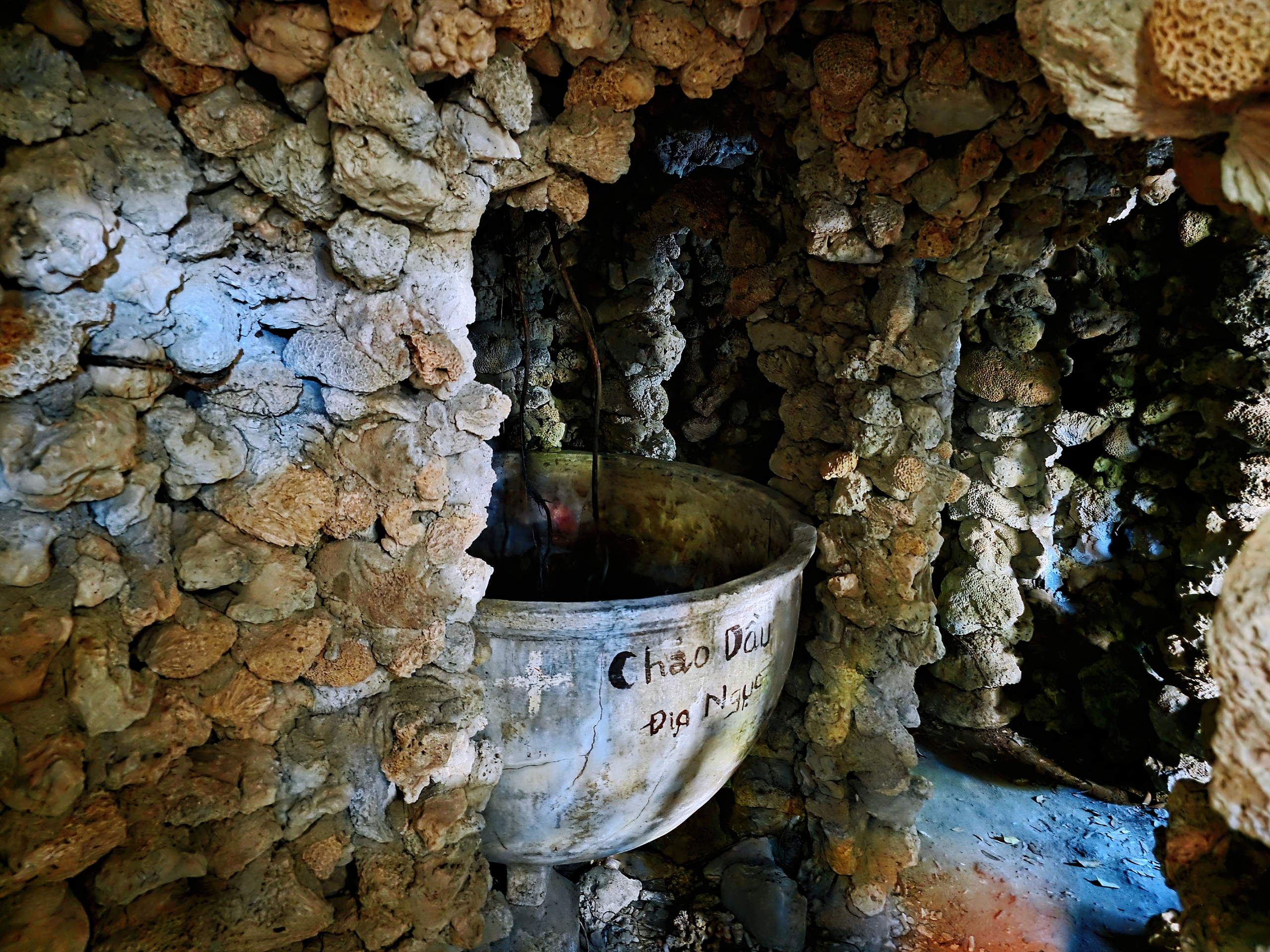 Khám phá chùa Từ Vân, kiệt tác từ san hô và vỏ ốc- Ảnh 16.