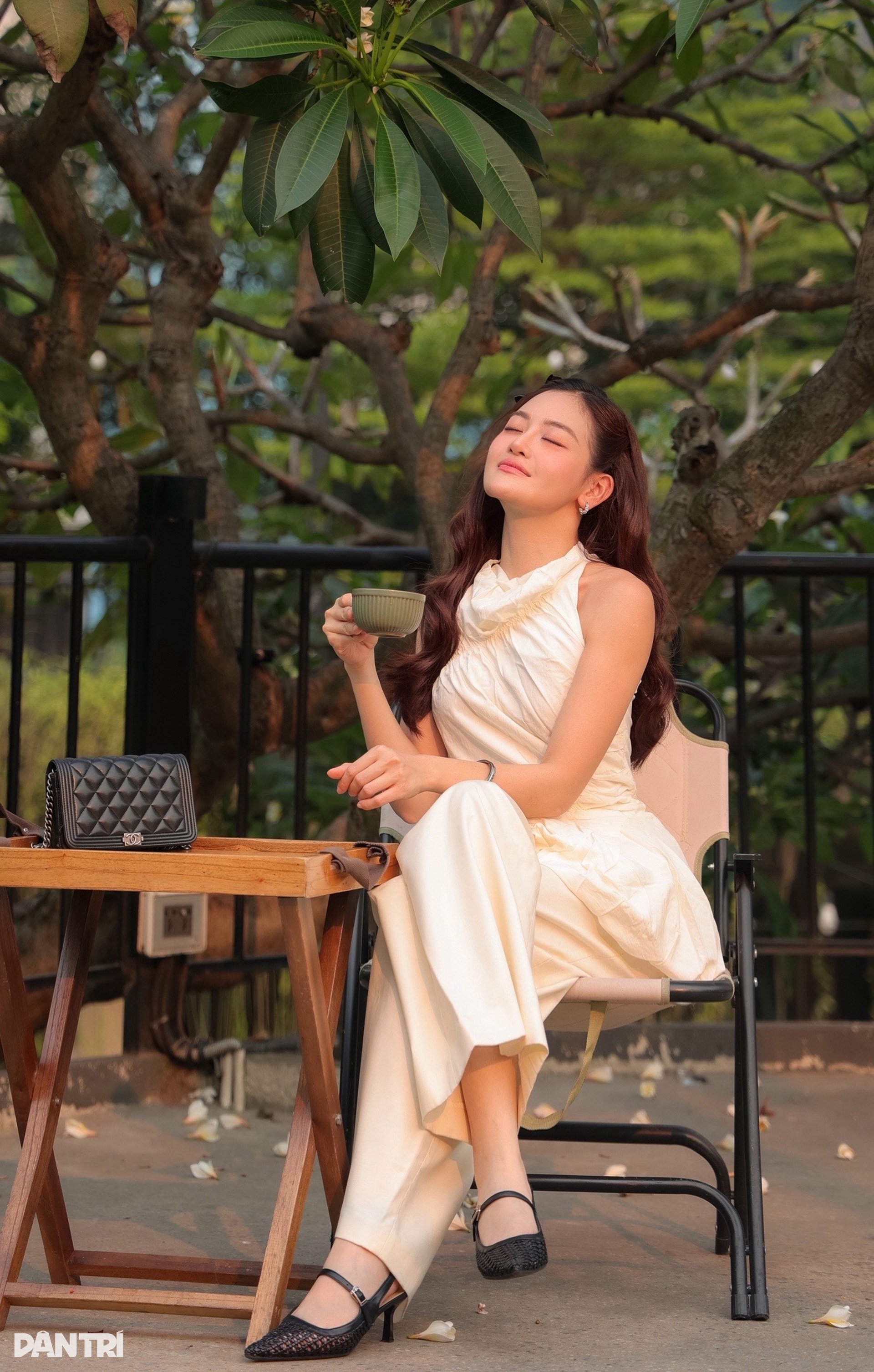 Nữ diễn viên phim giờ vàng cuốn hút nhờ gu thời trang tinh tế - 9