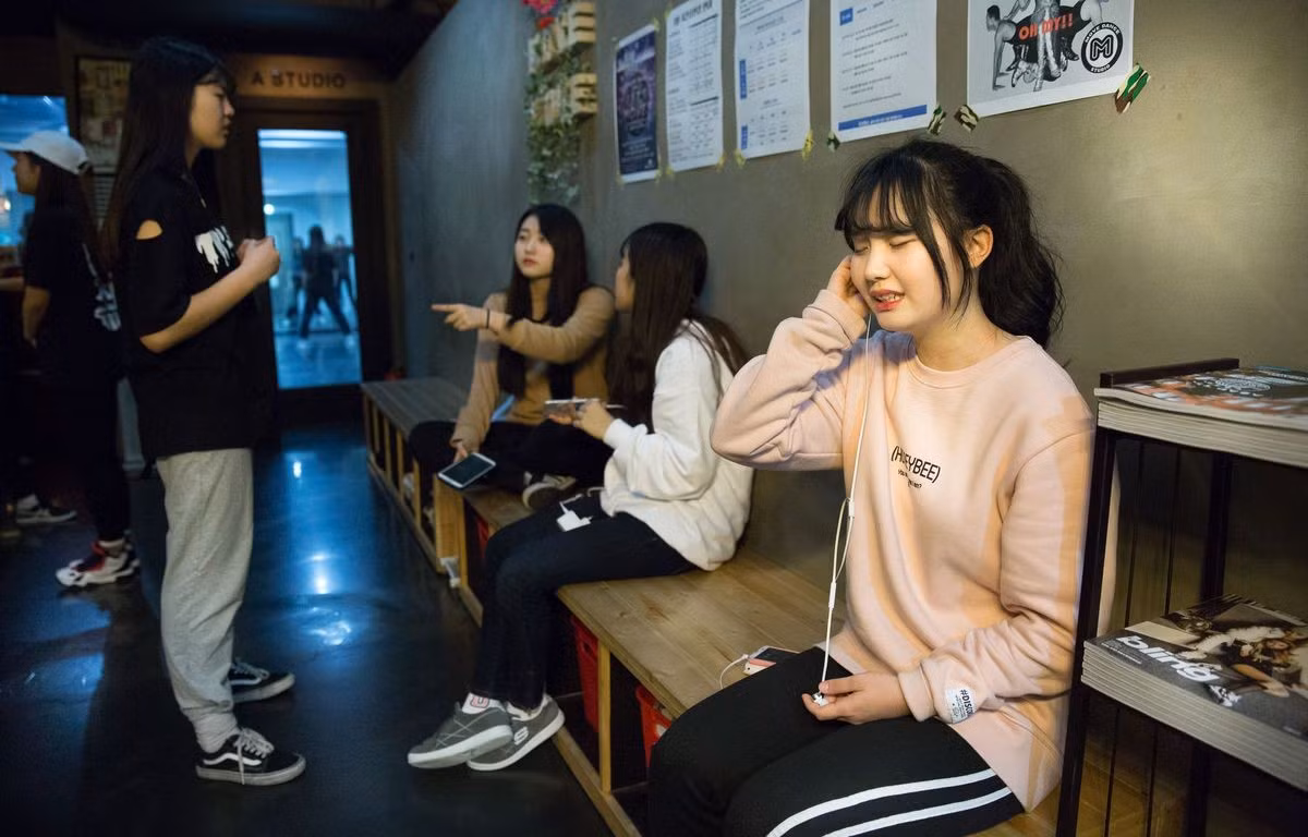 1775799430 3 Lo hong dao tao nghe si o Viet Nam.avif