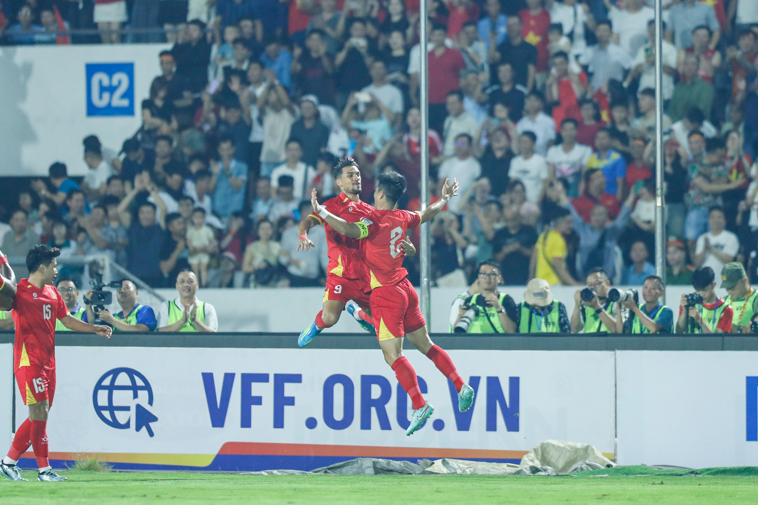 Tuyến giữa đội tuyển Việt Nam: 'Ốc đảo' lặng lẽ cạnh Hoàng Đức, giữa dàn sao nhập tịch- Ảnh 2.