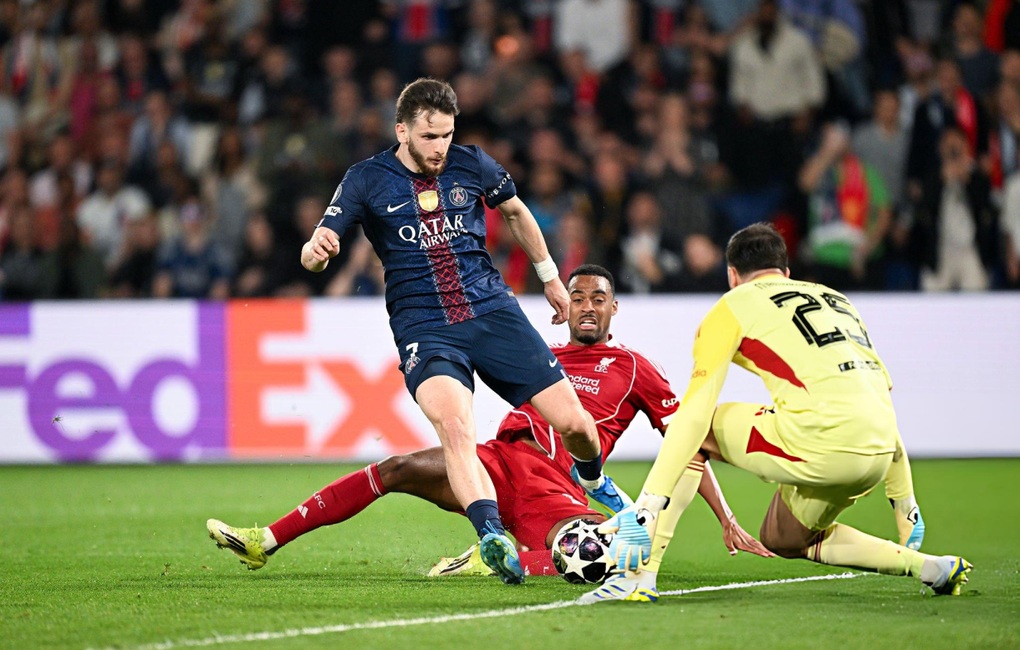 PSG áp đảo Liverpool, đặt một chân vào bán kết Champions League - 2