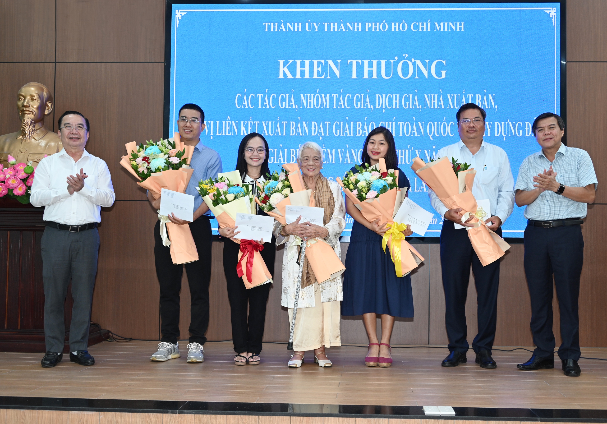 Ban Tuyên giáo và Dân vận Thành ủy TPHCM ký kết quy chế phối hợp với Sở Văn hóa và Thể thao 4 Ban Tuyên giáo và Dân vận Thành ủy TPHCM ký kết quy chế phối hợp với Sở Văn hóa và Thể thao - Ảnh 4.