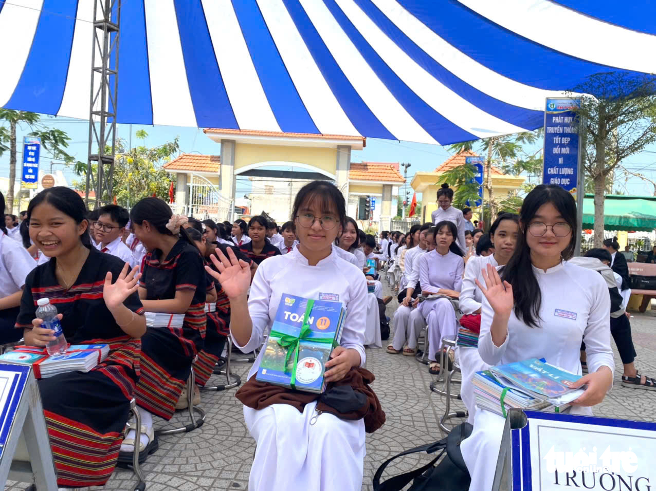 Xã đầu tiên trong cả nước cung cấp sách giáo khoa miễn phí cho học sinh - Ảnh 5.