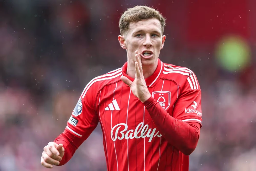 MU và Man City đang cạnh tranh để có được chữ ký của Anderson. ẢNH: MIRROR/GETTY mu-anderdson.jpg