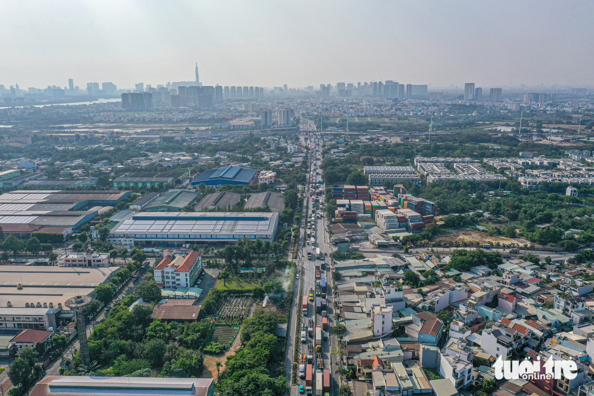 Hiện trạng khu vực làm đường hơn 8.700 tỉ đồng kết nối cảng Cát Lái và Phú Hữu 2 Hiện trạng khu vực làm đường hơn 8.700 tỉ đồng kết nối cảng Cát Lái và Phú Hữu - Ảnh 3.