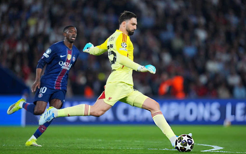 HLV Slot thừa nhận Liverpool may mắn sau trận thua toàn diện PSG - 2