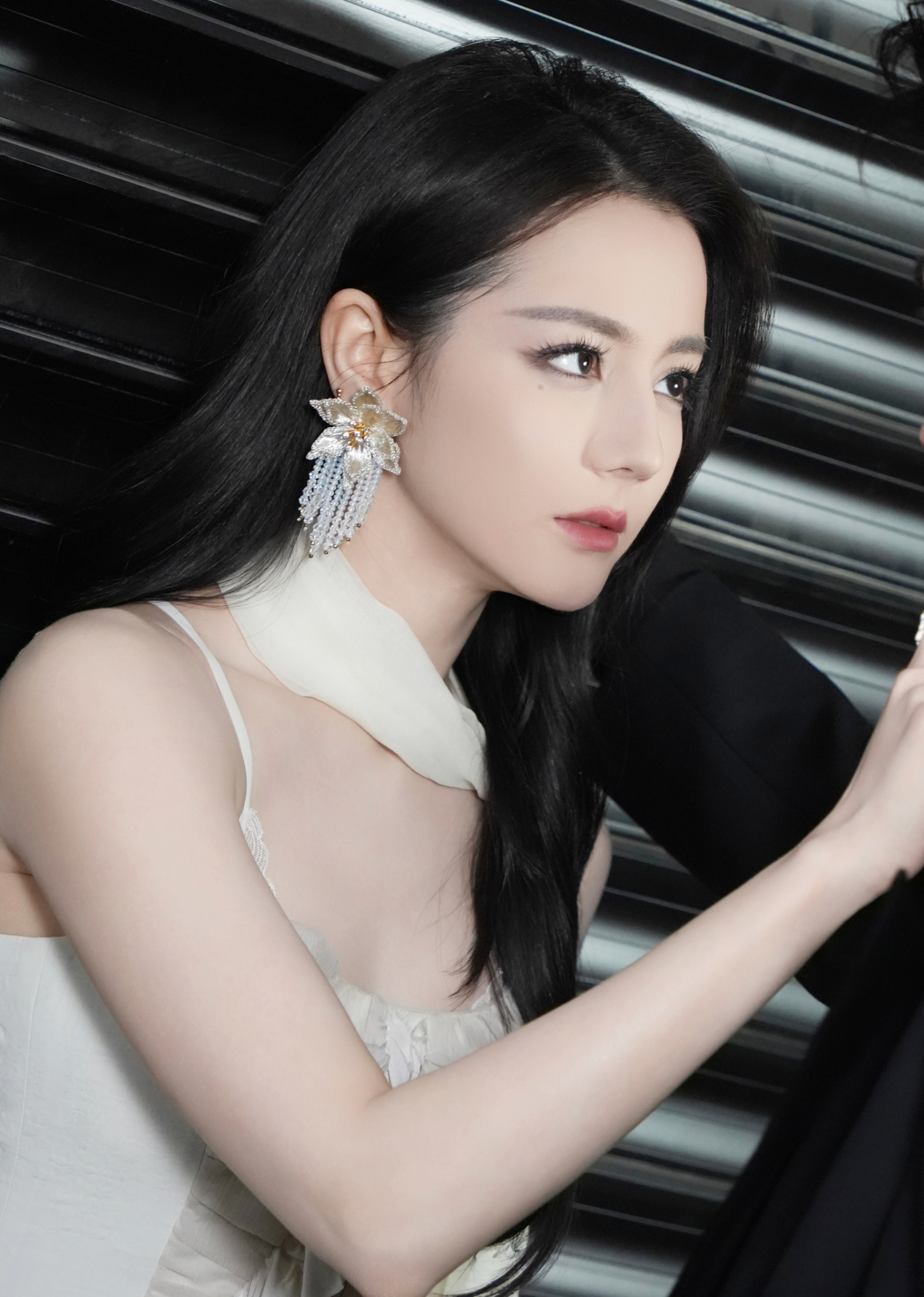 Người đàn ông là vết nhơ duy nhất của Địch Lệ Nhiệt Ba- Ảnh 6.