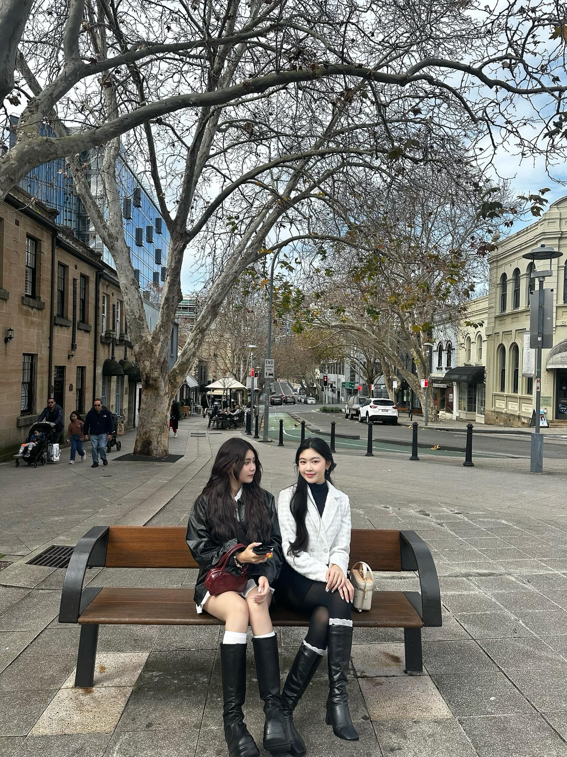 Lọ Lem tuổi 20: Nhan sắc rạng ngời cầm kỳ thi họa, sở hữu xe tiền tỷ - 10