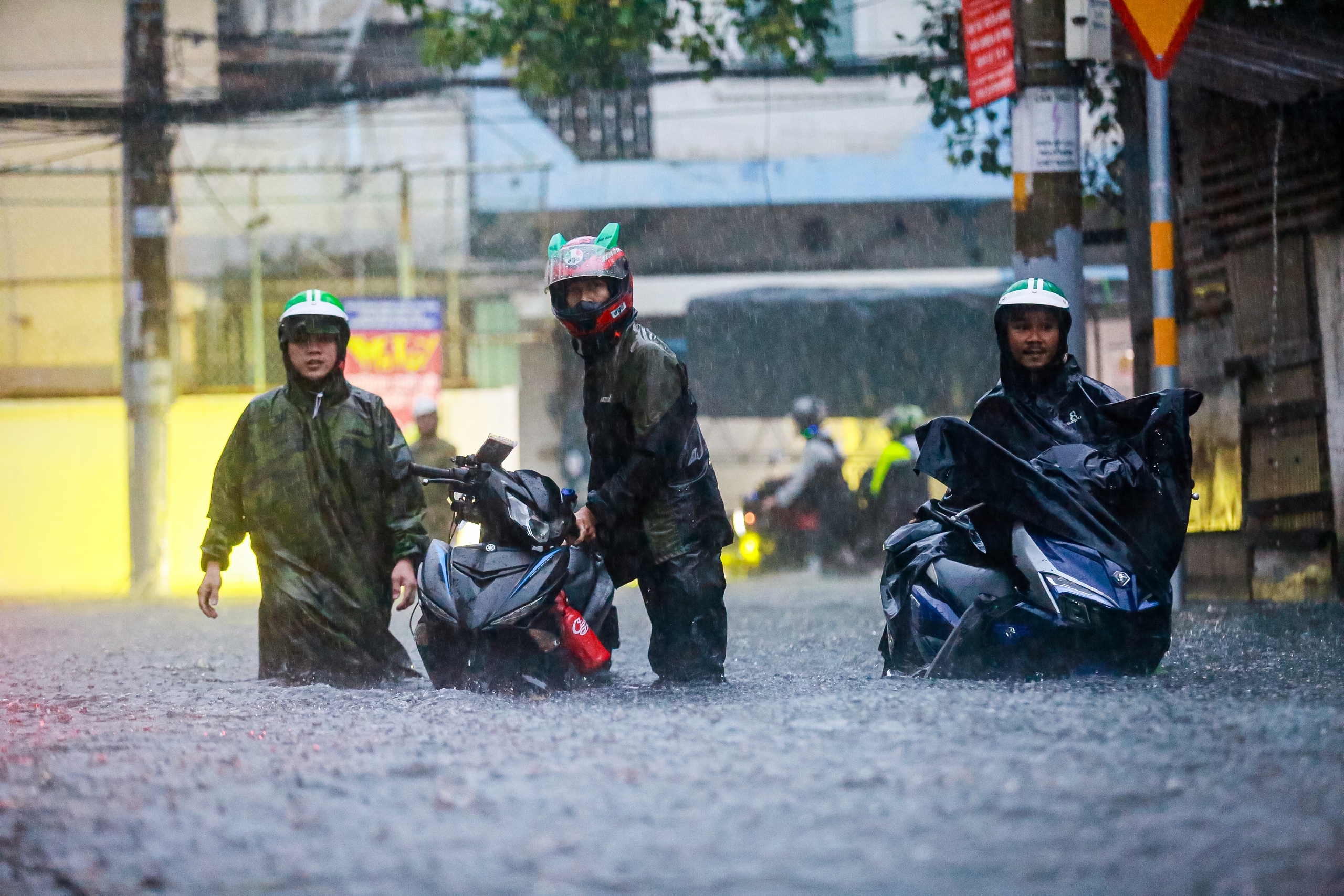 TP.HCM lên lộ trình xử lý 159 điểm ngập trong 5 năm tới 2 TP.HCM lên lộ trình xử lý 159 điểm ngập trong 5 năm tới - Ảnh 3.