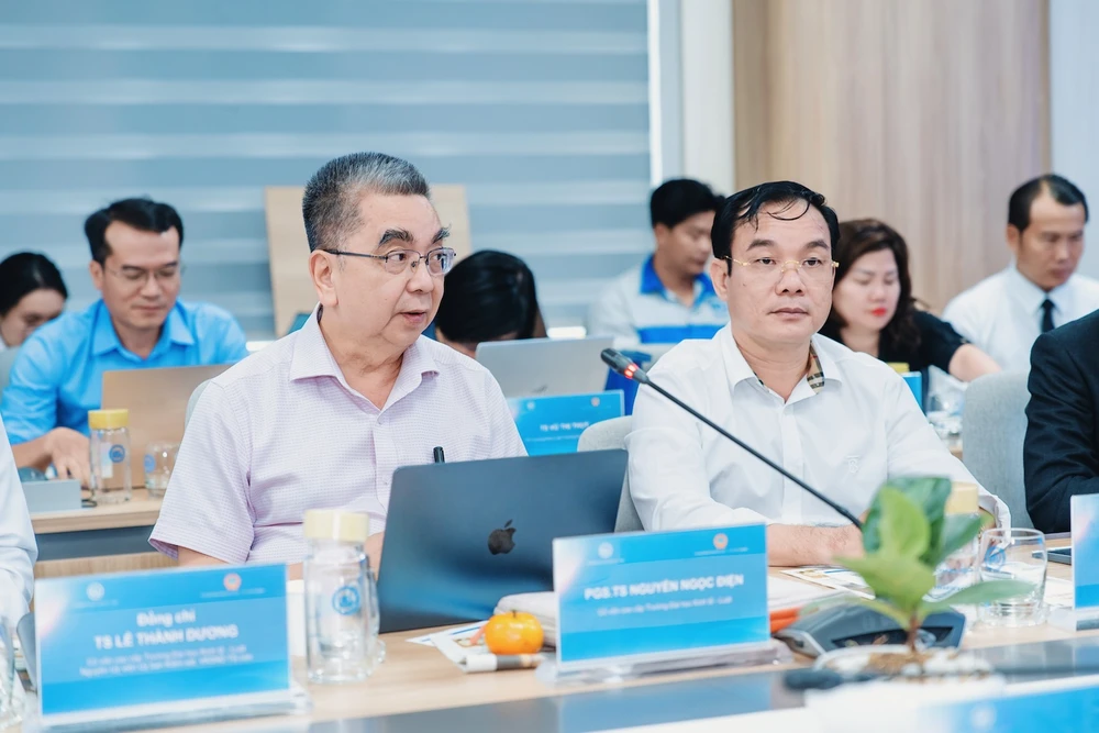 Viện sĩ, PGS-TS Nguyễn Ngọc Điện, Trường ĐH Kinh Tế - Luật, chia sẻ tại tọa đàm. Ảnh: NGUYỄN CHÍNH thay-nguyen-ngoc-dien.jpg