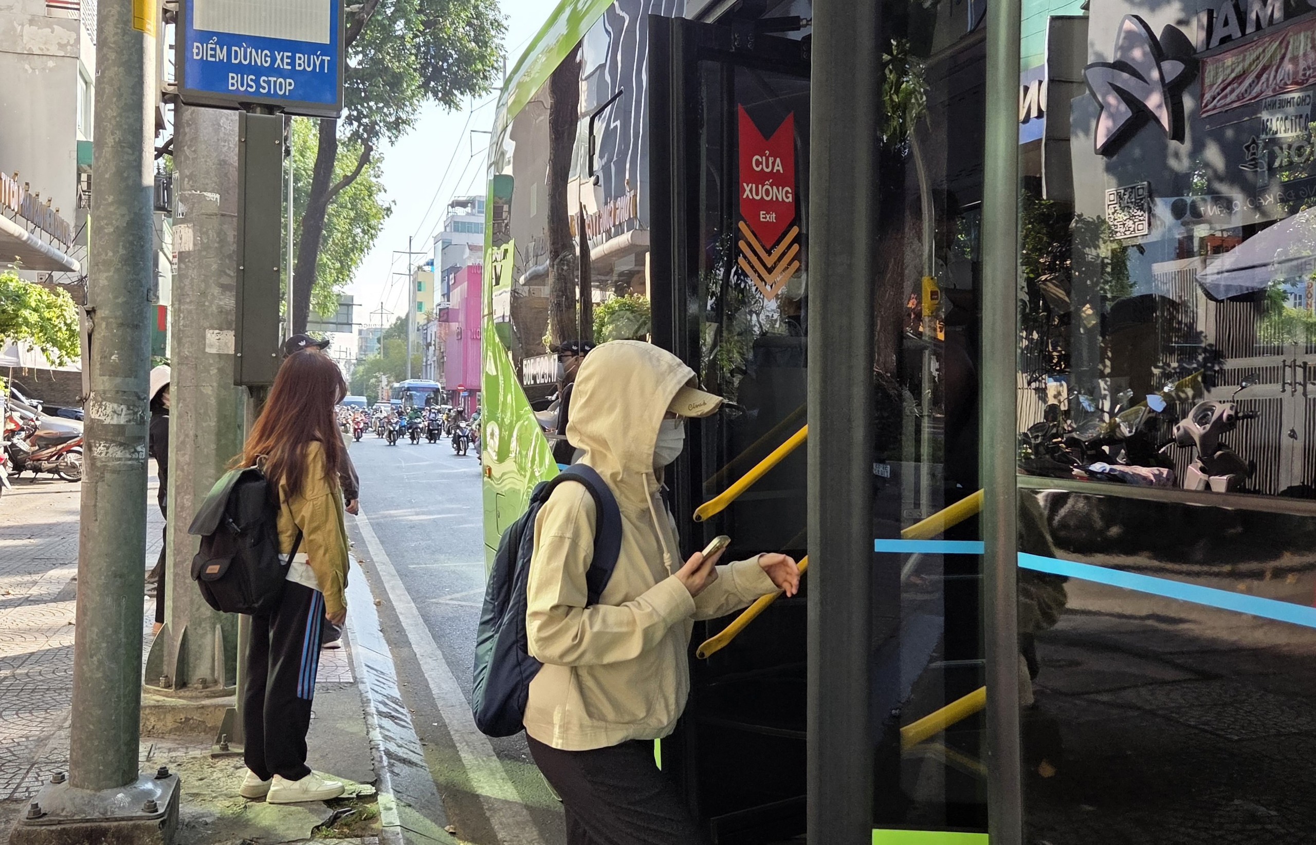 TP.HCM lấy ý kiến 3 phương án miễn vé xe buýt 2 TP.HCM lấy ý kiến 3 phương án miễn vé xe buýt - Ảnh 2.