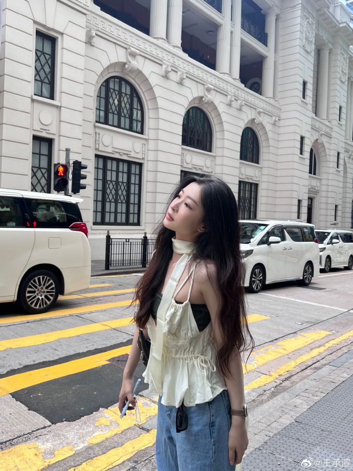 Hoa khôi showbiz xinh như ánh dương bị đình chỉ toàn bộ hoạt động, nay được bắt gặp tìm việc pha chế cafe- Ảnh 6.
