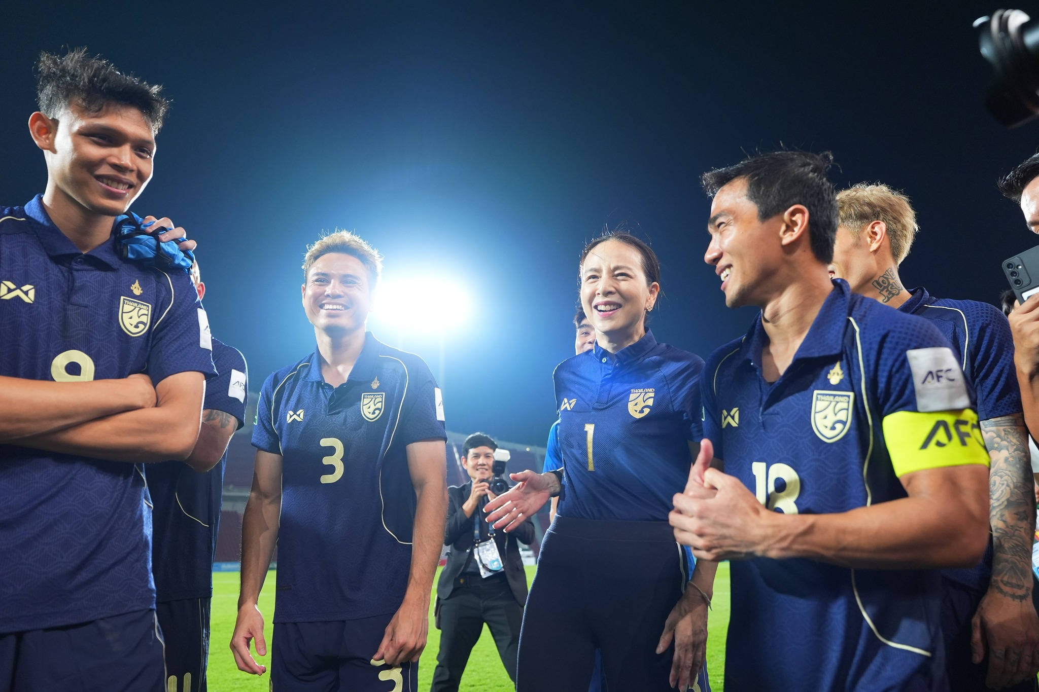 Thái Lan chốt xong kế hoạch nóng cho AFF Cup, Madam Pang tiết lộ suýt từ chức vì...- Ảnh 2. Thái Lan chốt xong kế hoạch nóng cho AFF Cup, Madam Pang tiết lộ suýt từ chức vì...- Ảnh 2.