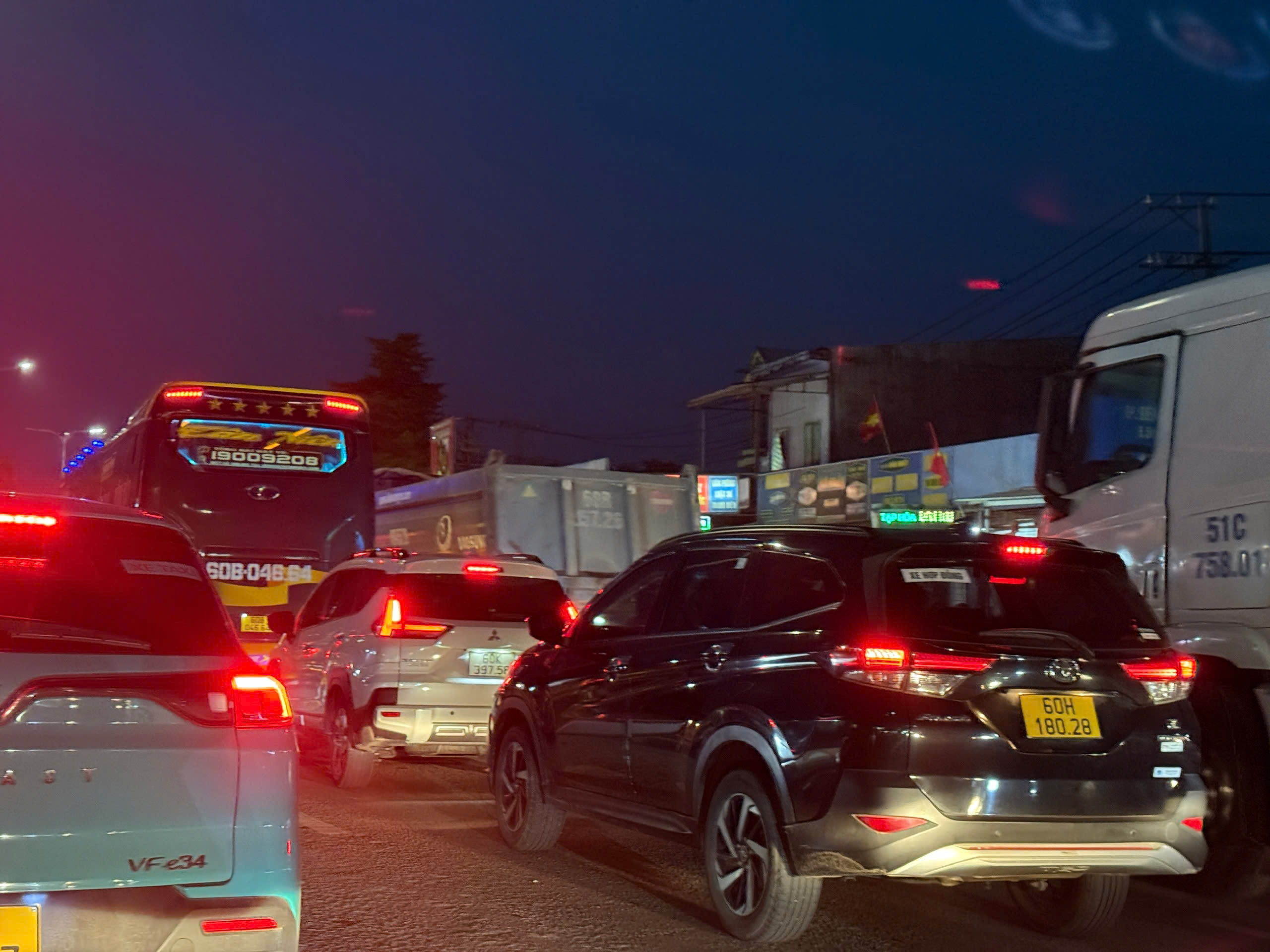 Nâng cấp, mở rộng 3 tuyến đường ở khu vực trung tâm Đồng Nai để giảm ùn tắc giao thông 2 Nâng cấp, mở rộng 3 tuyến đường ở khu vực trung tâm Đồng Nai để giảm ùn tắc giao thông - Ảnh 3.