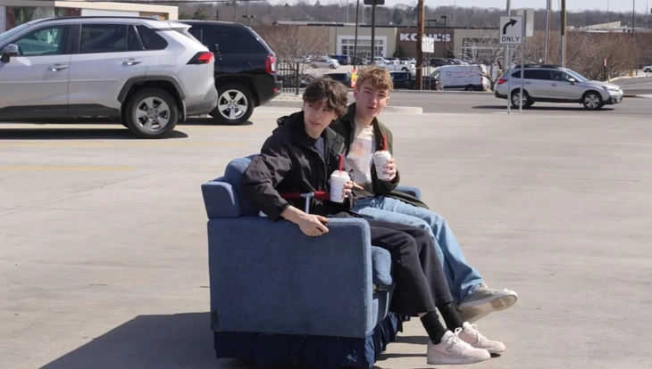 Chán cảnh chờ shipper, tự chế ghế thành xe điện chạy 56km/h 'đi chợ', được định giá hơn 260 triệu - Ảnh 3.