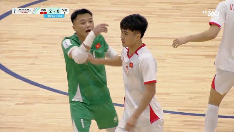 1775825229 130 Tuyen Viet Nam na 2 ban vao luoi Indonesia van